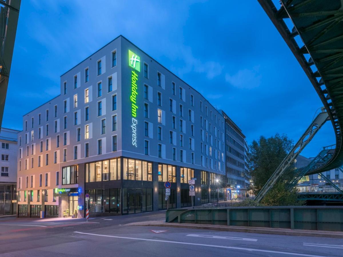 Holiday Inn Express - Wuppertal - Hauptbahnhof, An Ihg Hotel Bagian luar foto